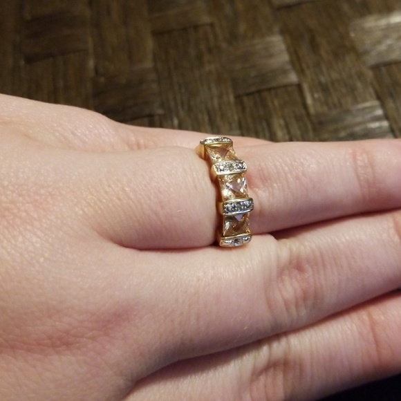 Ring - Picture 2 of 8